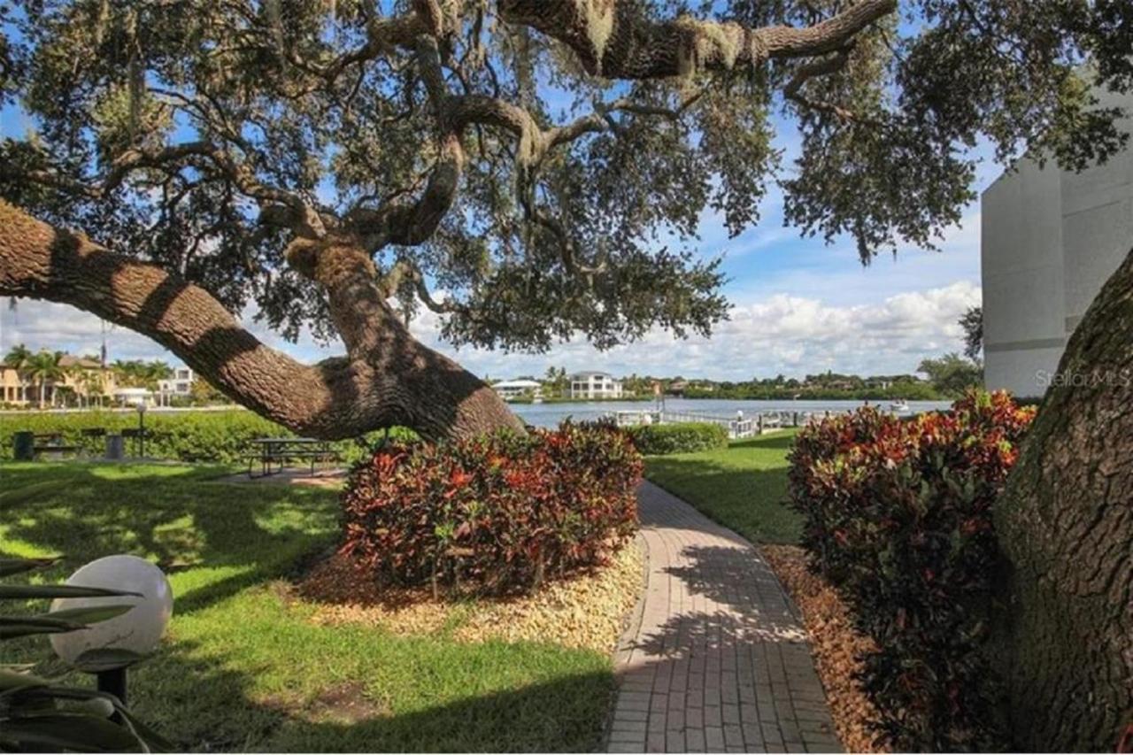 Siesta Key Escape Ground Floor Steps To Heated Pool And Free Trolley Appartement Buitenkant foto