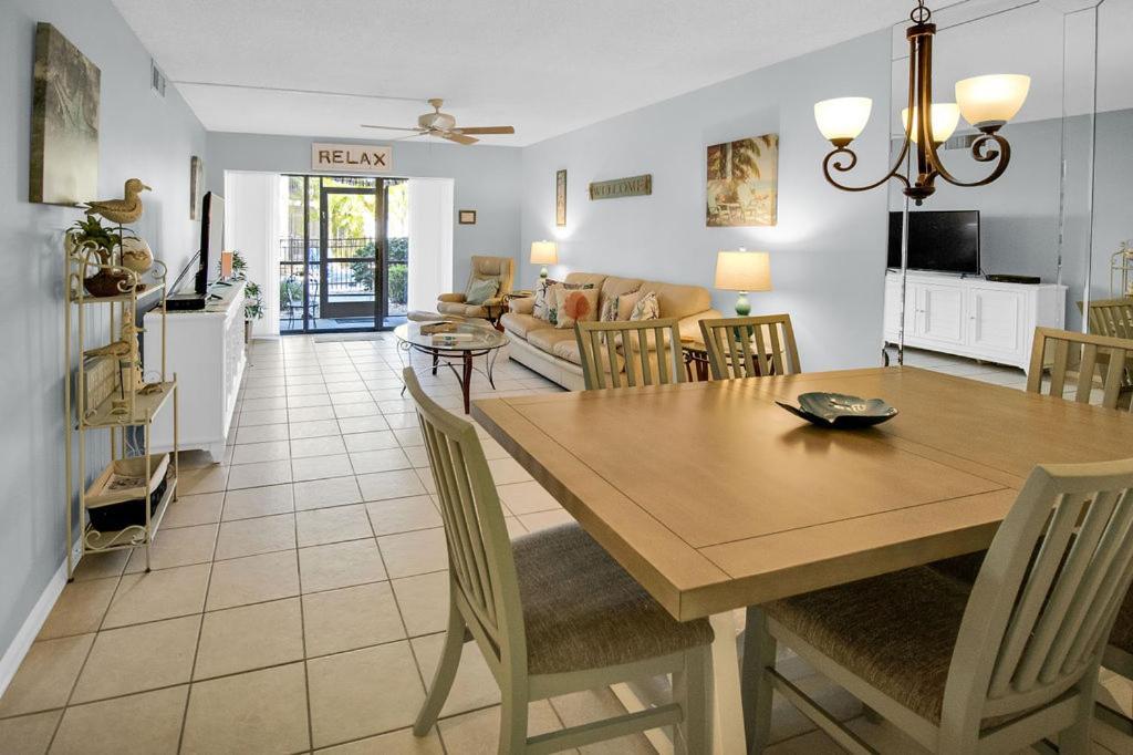 Siesta Key Escape Ground Floor Steps To Heated Pool And Free Trolley Appartement Buitenkant foto